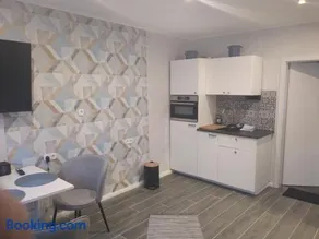 Schönes Zimmer mit Bad - Image 1