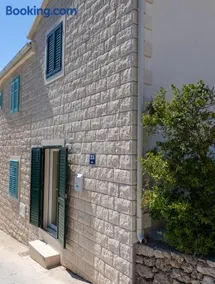 Obala 25, Bol - Image 3