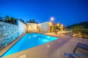PETRONILA exclusive Living - Image 2