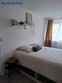 Grand 3 Bedroom Apartment Dijon - Image 1