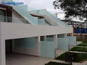 Las Colinas - Image 2