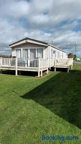 3 Bedroom caravan St osyth beach holiday park with free WiFi and parking - Image 1