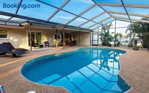 The Aviator - 7 Mins From SRQ - Pool - Giga Wifi - Image 2