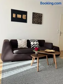 Superbe Appartement tout équipé, Coins cosy à Metz gare, 50M2, Parking privé, Balcon, 2p - Image 1