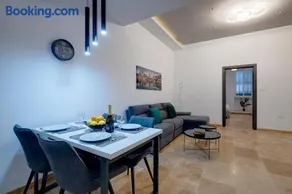 Top Location 1 Bedroom with Terrace - Image 5