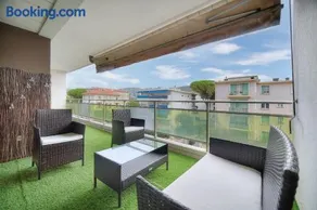 Upstays - Terrace - Near shops - Parking - Wifi - Image 2