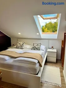 BeeWood apartment - Image 1