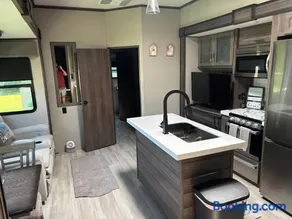 The DeVitos Keys Ferry RV - Image 4