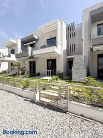 Ofriniou Heaven - 200m from the Beach - Swimming Pool Access - Starlink WIFI - Image 1