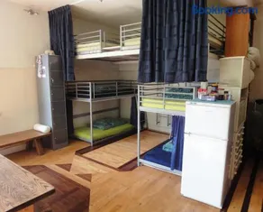 Frank's Backpackers - Image 1