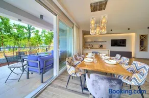 Villa Vista Deluxe - Image 1