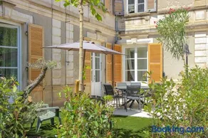 L'Elégance au Château Plume, Terrasse et Climatisation - Image 2