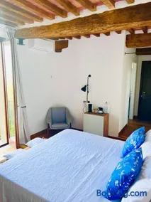 Guest House - Image 5