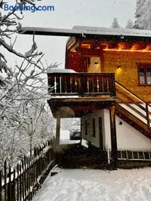 Exklusives Chalet in Alleinlage mit privatem Saunahaus - Image 1