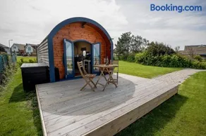 Spring Tide Cliff Top Glamping Pod with direct Sea Views - Image 1