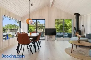 Modern Holiday Home Near Beach And Nature - Image 3