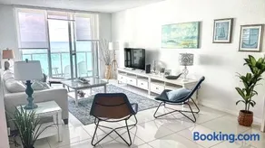 THE TIDES 2bedrooms apt 14th floor WE ARE ON THE BEACH! - Image 2
