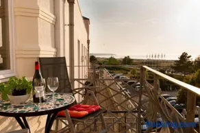 Villa Seeblick Warnemünde - Fewo mit Meerblick und Balkon direkt am Strand für 2-4 Pers - Image 3