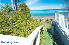 146 Peaceful 3BR Lakeside Retreat for Families - Image 4