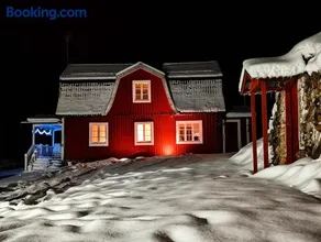 Charming Swedish Cottage from 1909 - Image 5