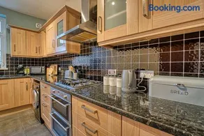 Harrow Croft, 2 Bed Apartment, St Johns, Worcester - Image 3
