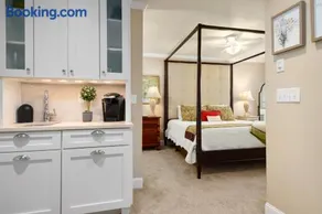 Bed & Breakfast on Tiffany Hill - Image 4