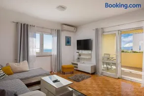 3 Bedroom XXL Family Apartment - Image 2