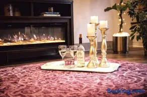 Private Boutique Getaway - Fireplace & Soaking Tub - Downtown Loft - by Cross-Key Vacation Rentals - Image 4