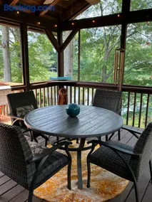 Lakefront Serenity - Image 4