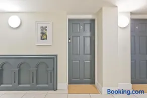 Sandgate Chapel - Self Check In Apartments - Image 4