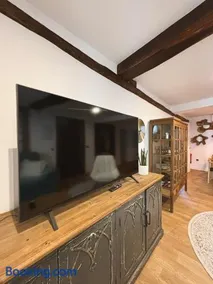Live home - Image 1