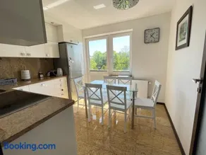 Marble Apartament Zamość, 86 m2, klimatyzacja, 2 łazienki, parking, do 6 osób, 10 min od Starego Miasta - Image 1