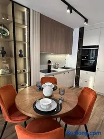 Luksusowy apartament z klimatyzacją i garażem podziemnym w centrum miasta - Image 1