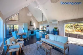 Woodside Bay Cottage, Woodside Bay - Be My Guest Waiheke - Image 3