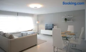 Apartamento en Sigüeiro Rúa do Tambre - Image 1