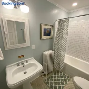 Luxury and Old World Charm in Historic Midtown - Image 4