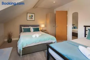 147 The Residence - Image 2