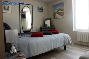 Villa des sables avec 1 studio pour 2 personnes pouvant être complété par une chambre avec sa salle de bain et WC si 4 personnes - Image 2