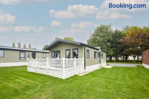 Audley Lodge with Hot Tub - Image 2