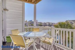 Charming Canal Home with Private Heated Pool and Boat Lift - Image 1
