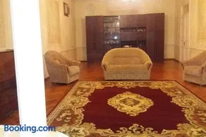 cheerful 4 bedroom home in Samtredia, georgia (near to airport) - Image 1