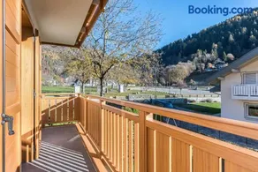 Apartamento con barbacoa, terraza y jardín | Vistas al jardín - Image 3