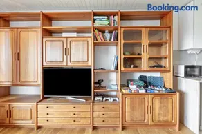 Beautiful Apartment - Image 5