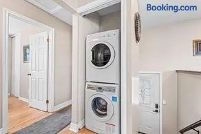 Cozy 3 Bedroom Home in Kingston, Ontario - Image 4