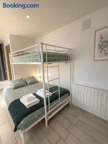 Chez Romain Near Schuttle -25, Parking, Quiet - Image 1