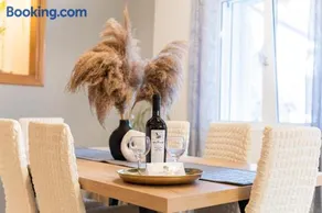 Luxury Getaway with Jacuzzi - Platanos House Salakos - Image 4
