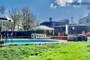 ALOJAMIENTO ENTERO CON PISCINA Y JARDIN. - Image 4
