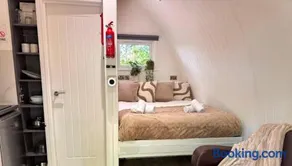The Pod-Hot Tub-Woodland Lodges-St Clears-Carmarthen - Image 3