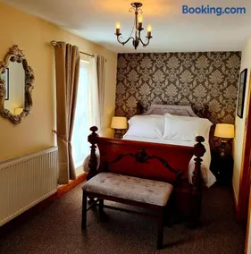 The St Crispin Inn - Image 1