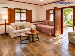 YaSou Loutraki - Spacious Cozy Apartment by the Sea - Image 3